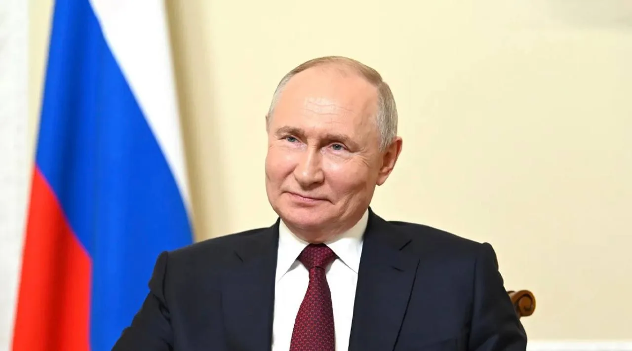 Уважаемый Владимир Владимирович, поздравляем с днём рождения!