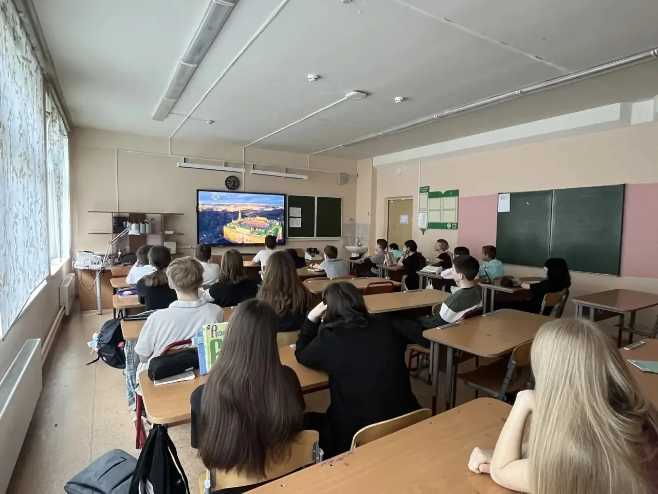 В преддверии великого Дня Победы в нашей школе прошло тематическое мероприятие для учащихся 5–6 клас