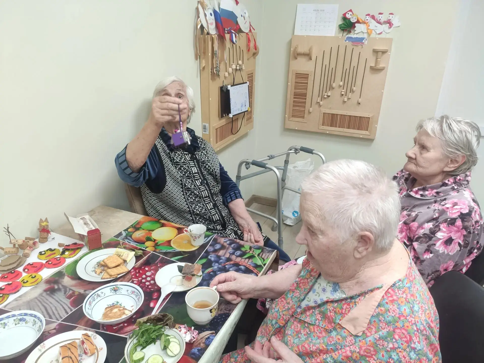 «Тёплое чаепитие: разговоры по душам» 🤗 ☕
Сегодня в  стационарном отделении для граждан пожилого во
