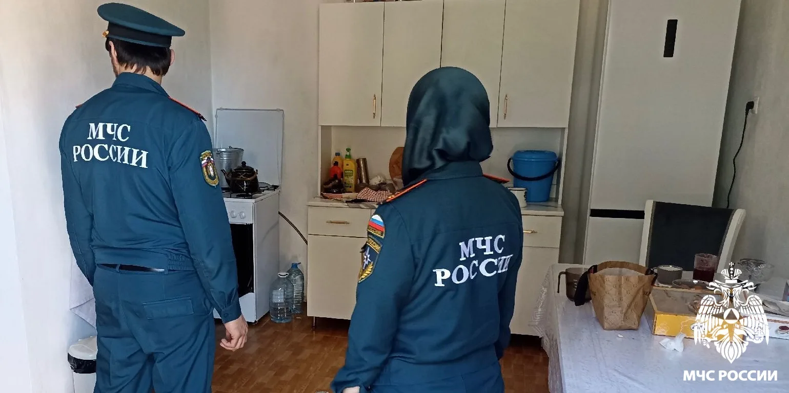 Психолог МЧС навестила пострадавших детей в больнице