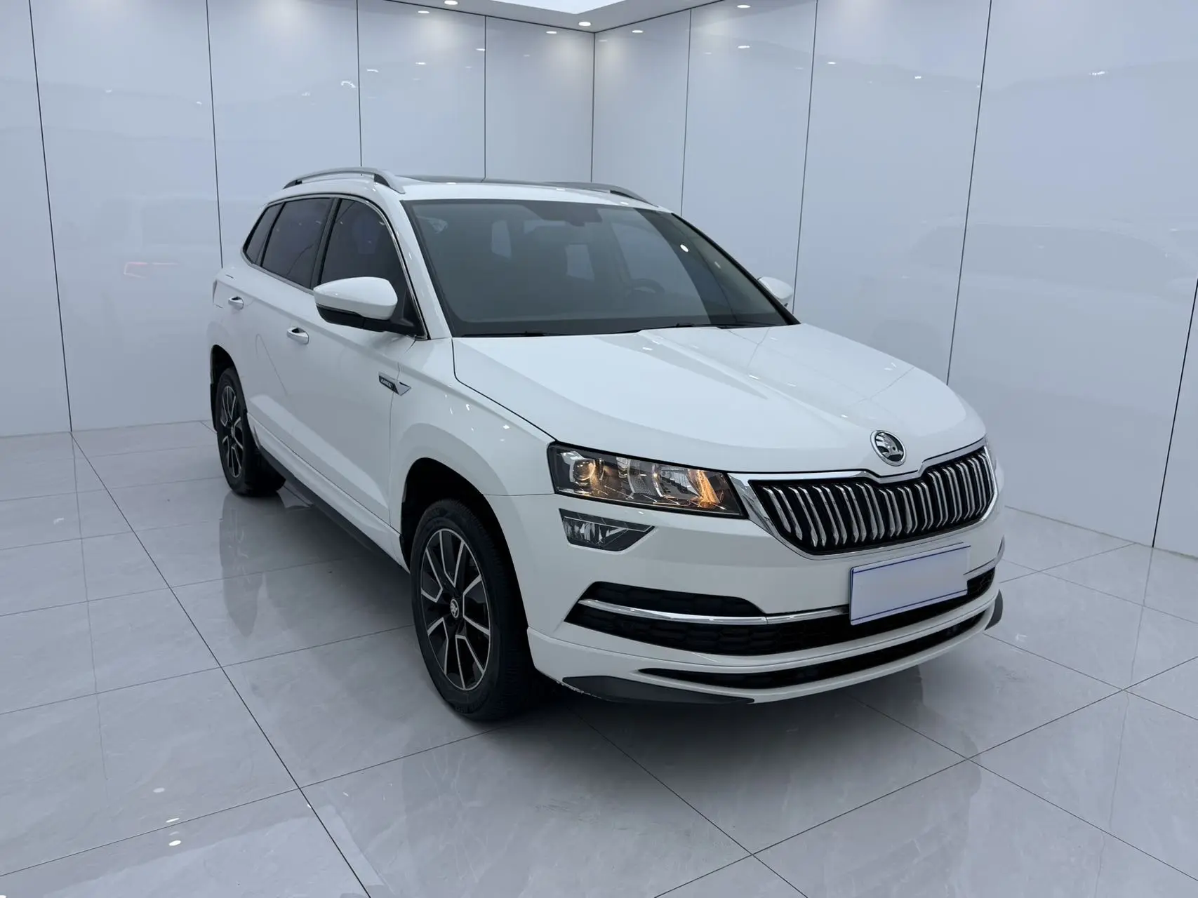 Skoda Karoq TSI 280 Deluxe Edition