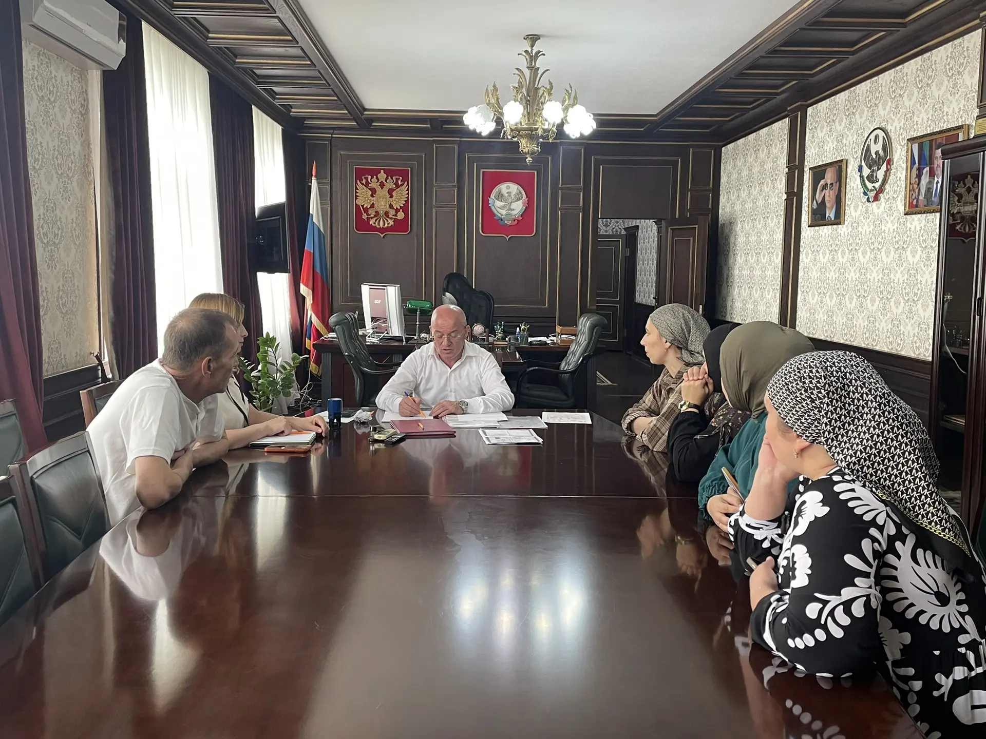 Глава муниципального района  «Бабаюртовский район» Шахмурат Истанбулов провел очередной прием гражда