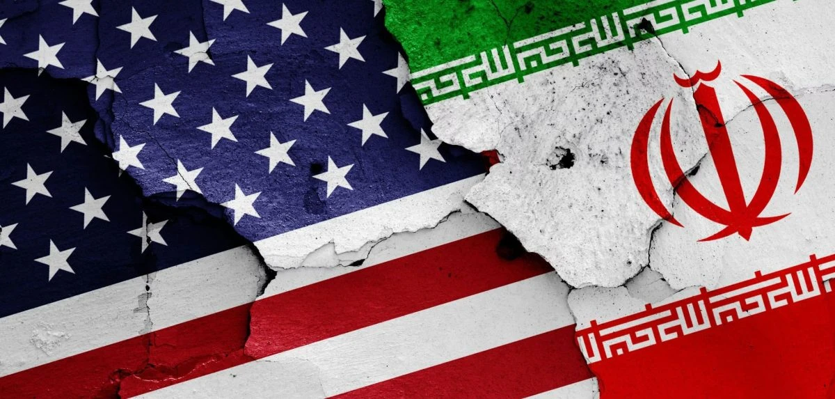 США должны сегодня вывести из-под санкций иранскую нефть