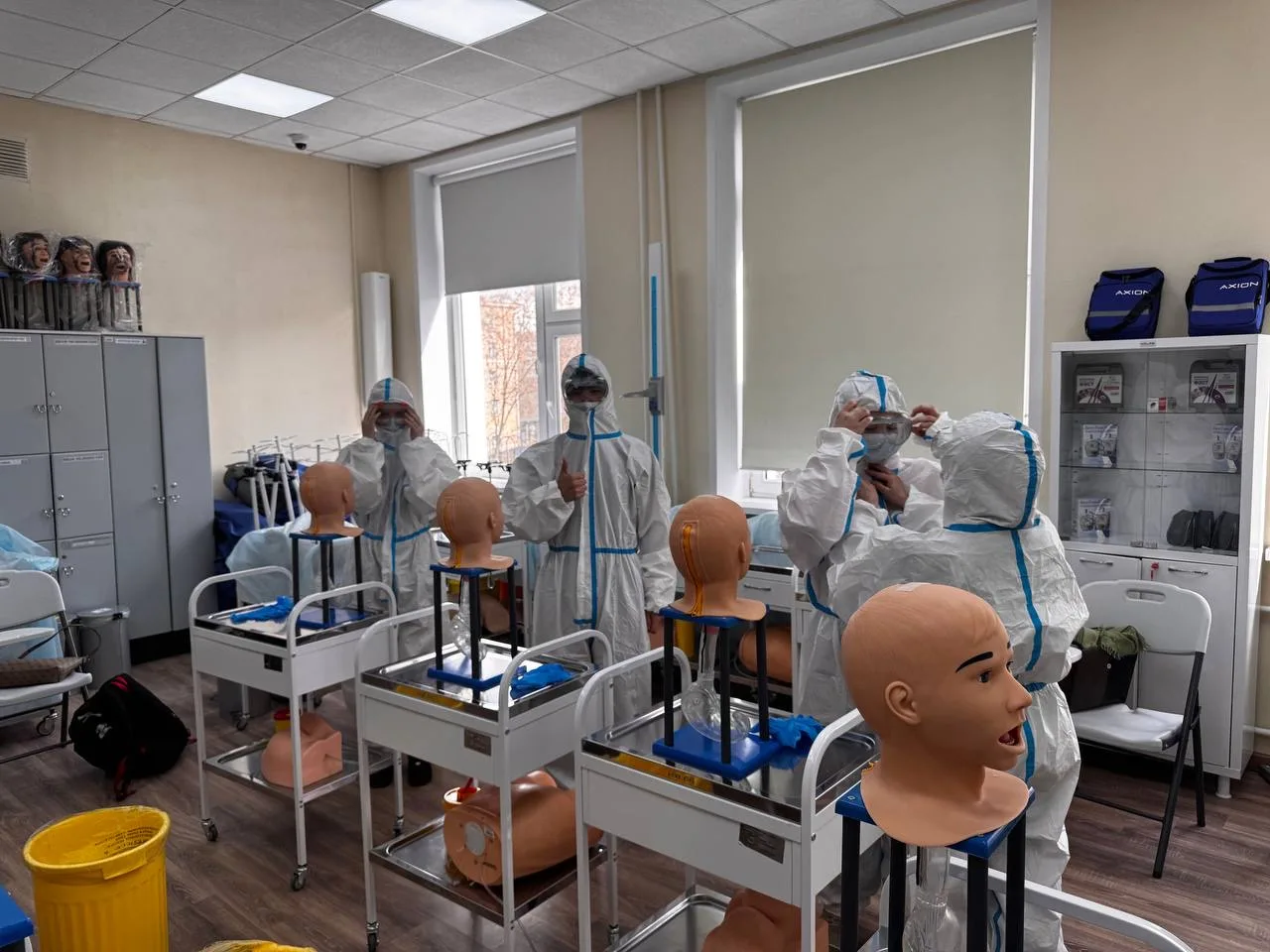 🎓 Ребята из 9Б и 9В классов под руководством социального педагога Анжелики Нуртдиновны Николаевой по