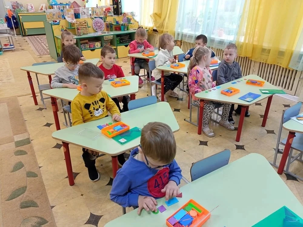 В средней группе "Теремок" прошло увлекательное занятие по математике. Наши юные исслед...