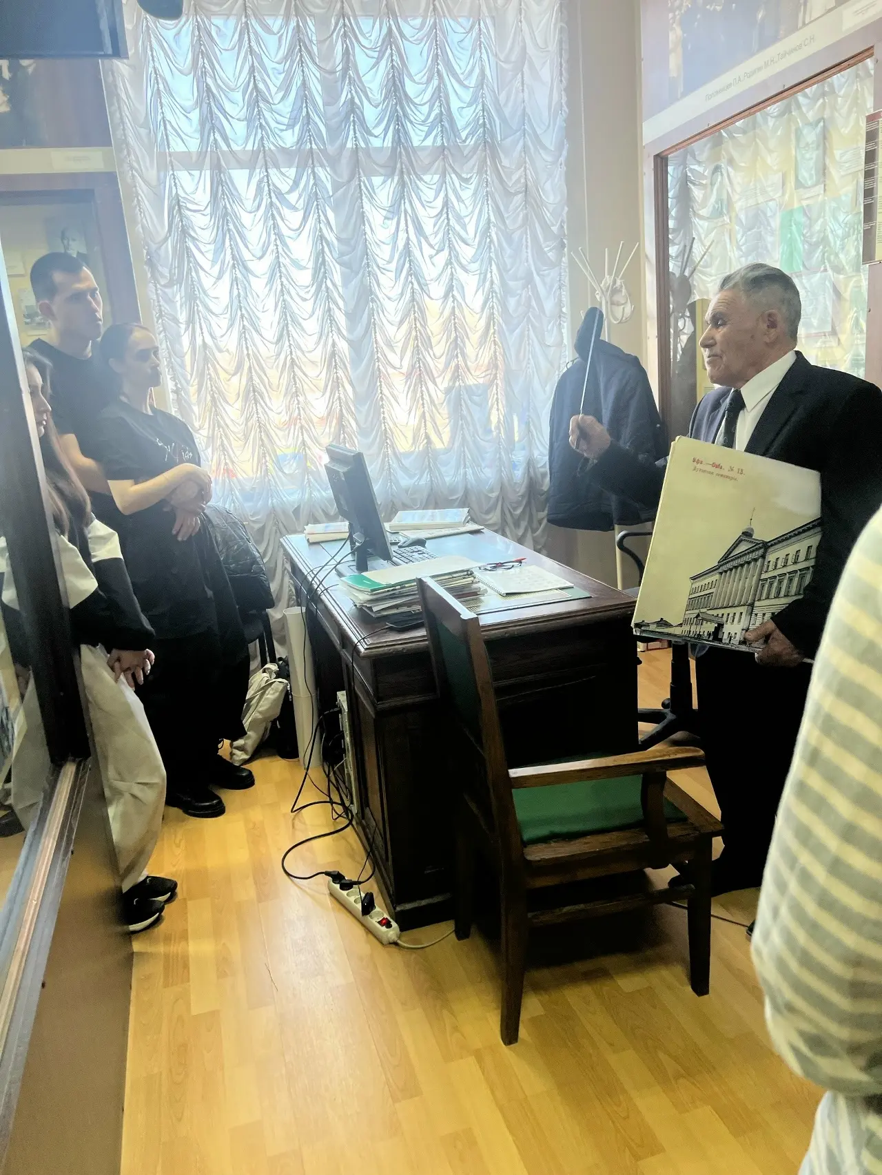 🏛️Где бьется сердце университета: студенты БТиВМ заглянули в прошлое БашГАУ   Студенты 1 курса факул