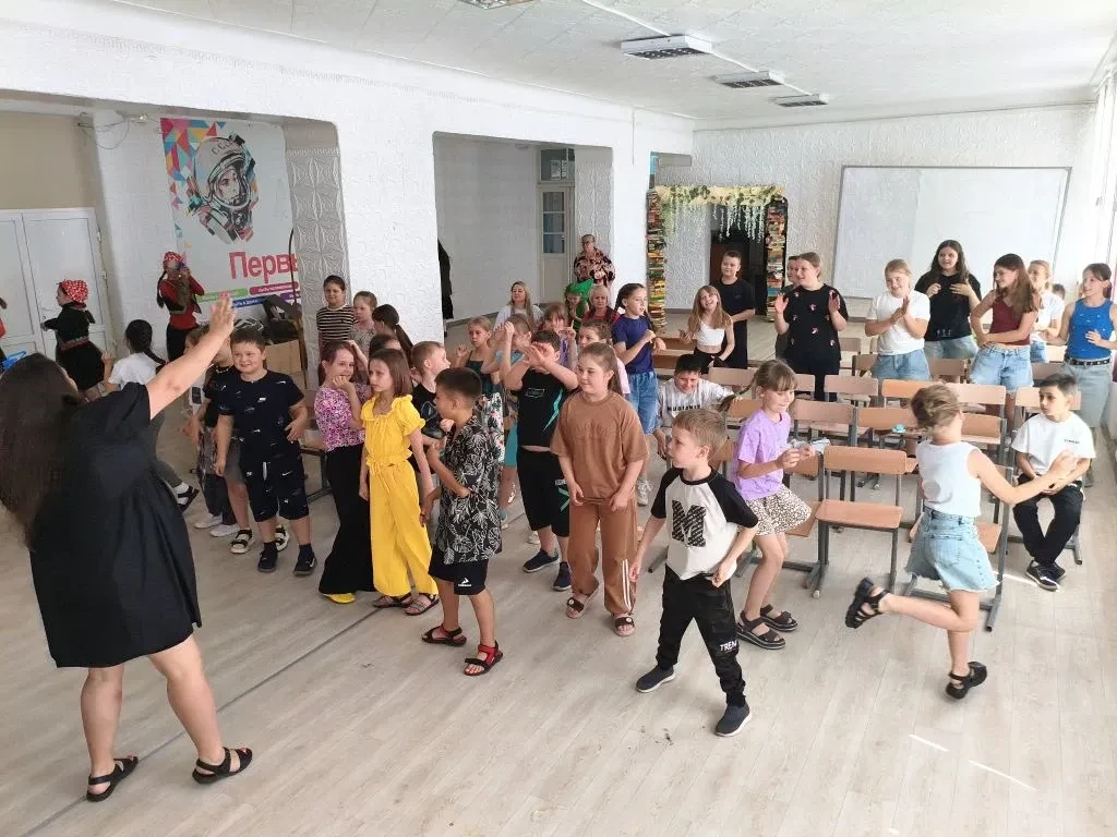 ✨ ВОЛШЕБСТВО НА СЦЕНЕ ✨

🎭🌟 Театральный коллектив «Чародеи» Дворца культуры имени Горького устроил