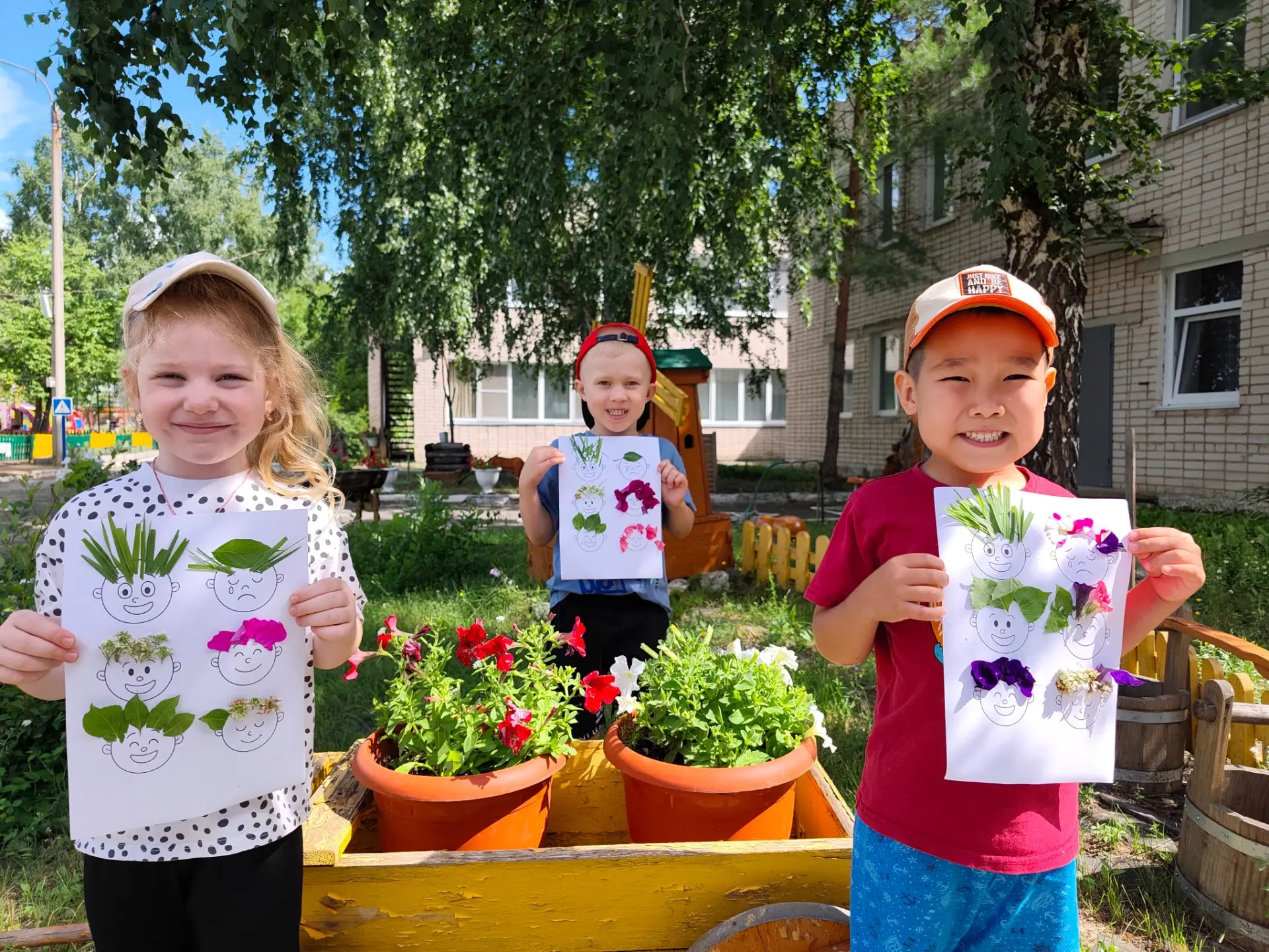 Неделя в нашей группе была невероятно творческой и солнечной! 🌈☀️
Мы решили посмотреть на лето глаз