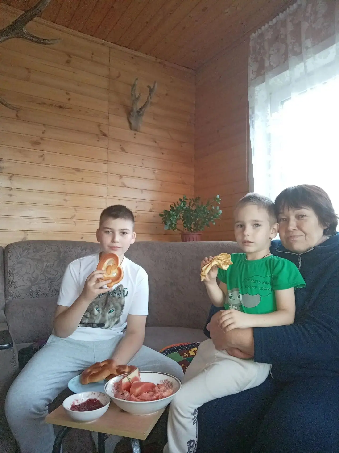 ЗАКРУЖИЛАСЬ В НЕБЕ ОСЕНЬ. 1 октября - день благодарения пожилым людям  за тепло  сердец...