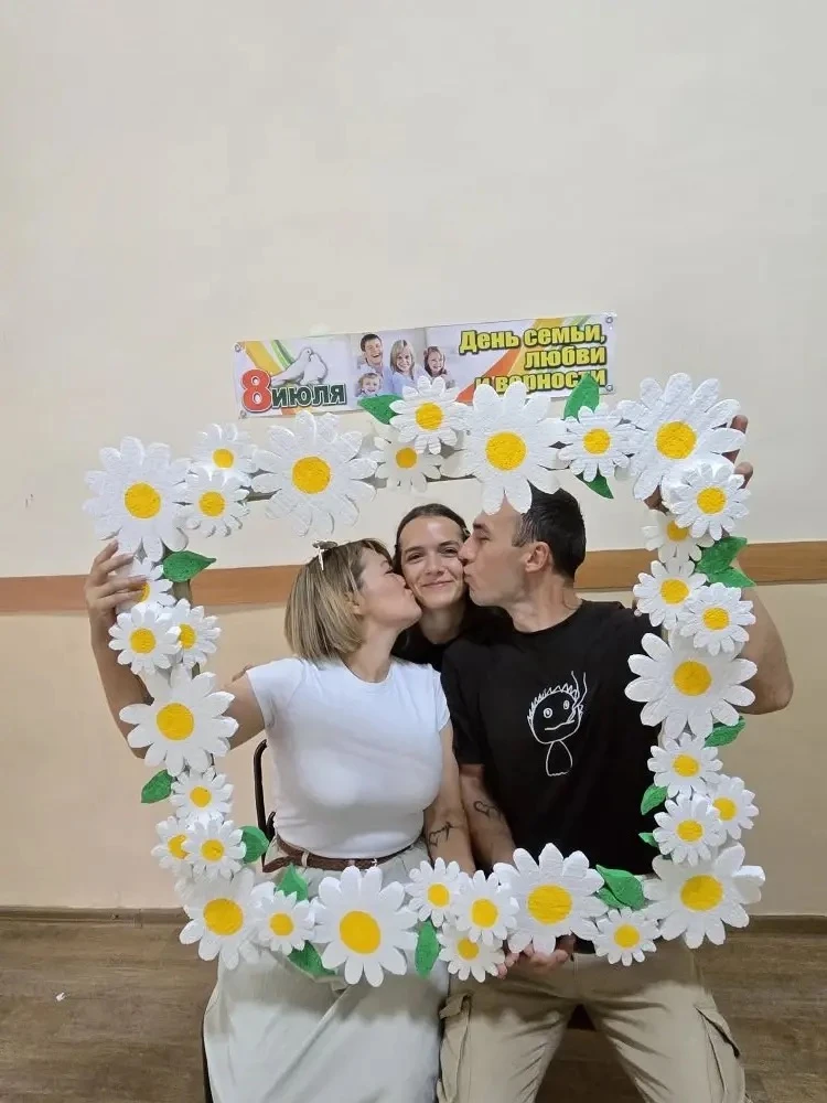 «Семья — это маленькое солнце, которое согревает нас всегда» ☀️

Сегодня в нашем школьном лагере цар