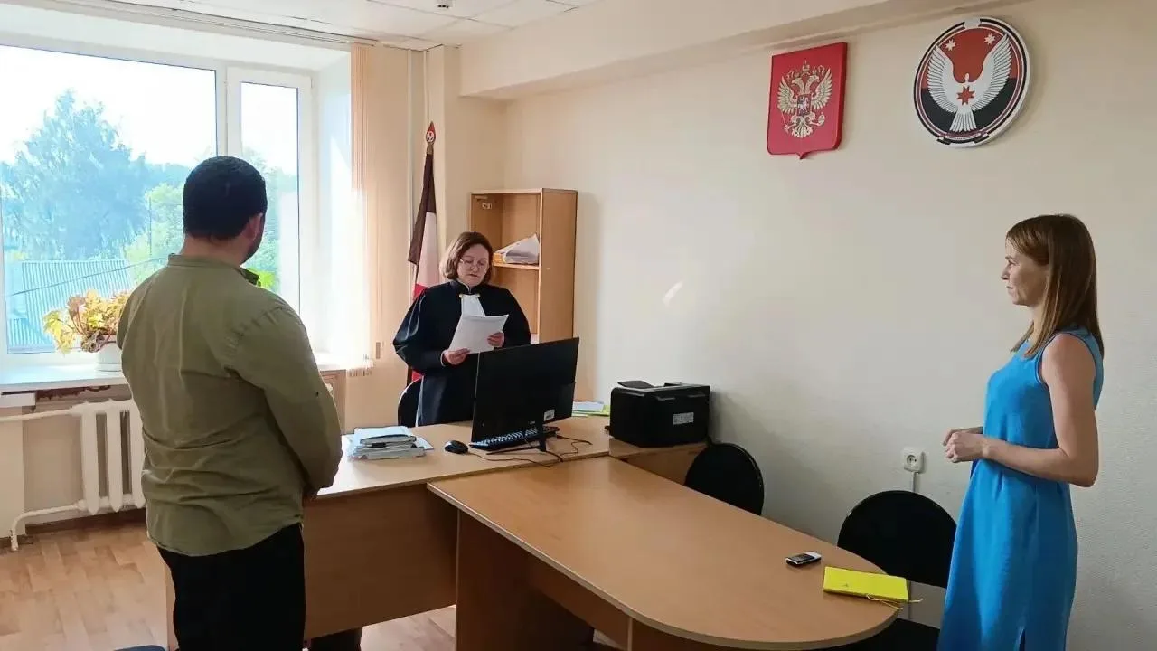 30-летнему жителю деревни Гожня в Удмуртии выписали штраф в 40 тыс. руб. за нанесение увечий собаке 