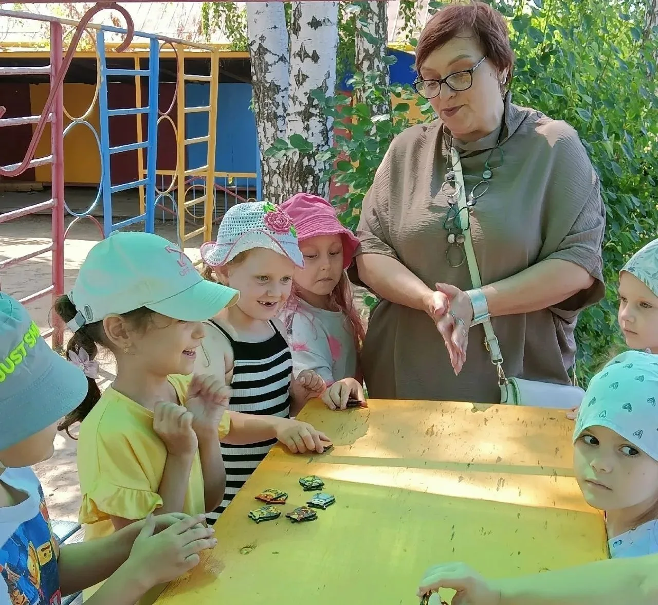🌿 В гармонии с детством: Год дошкольного образования в зелёной беседке ДОУ № 44 в рамках Дня семьи,