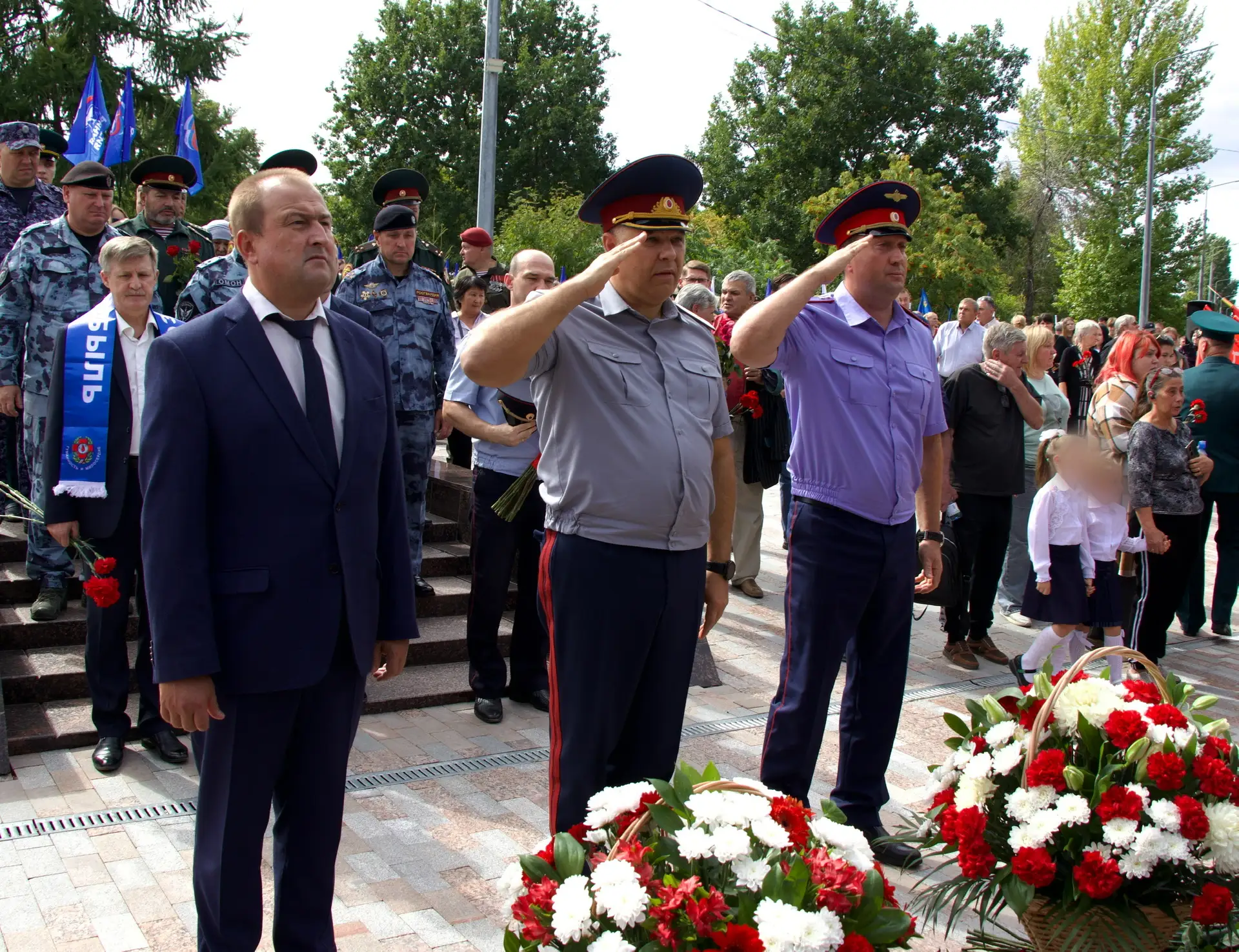 Сотрудник следственного управления принял участие в церемонии занесения имен погибших в...