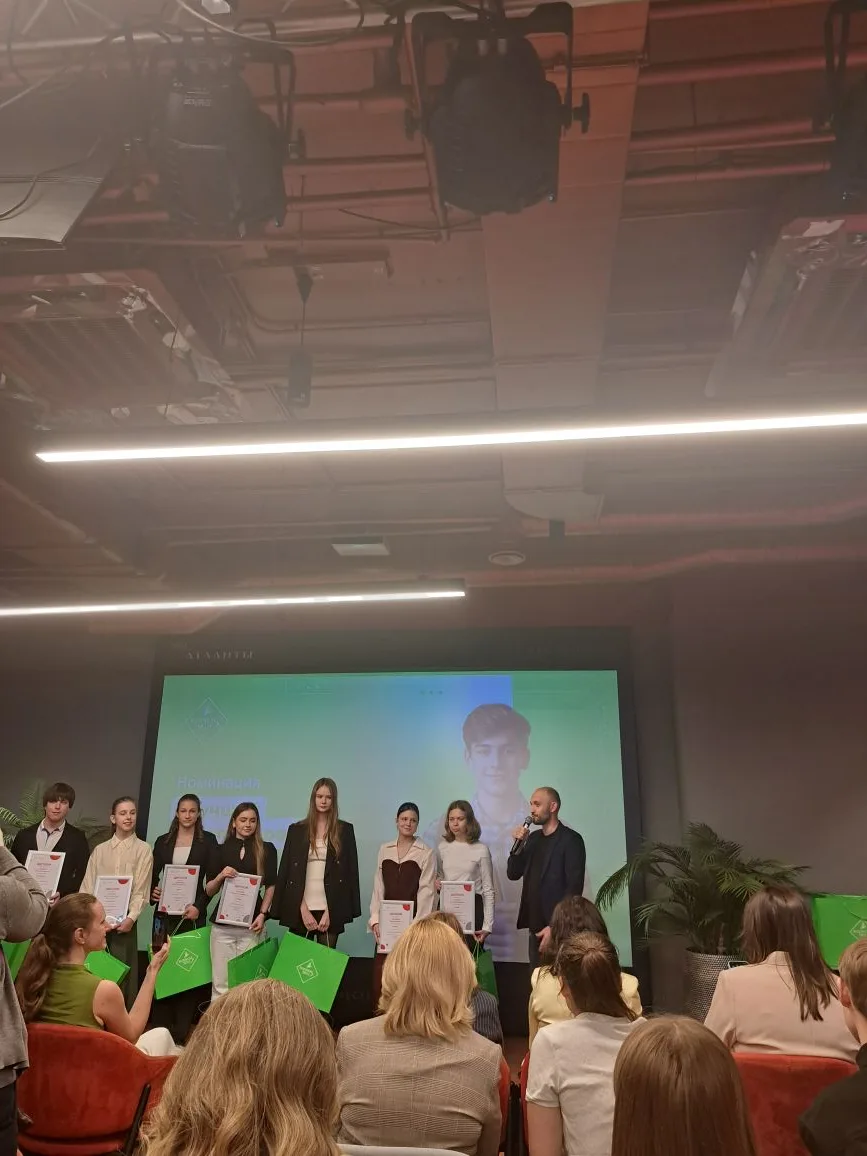 Поздравляем наших талантливых учениц с блестящим выступлением на чемпионате предпринимательских идей