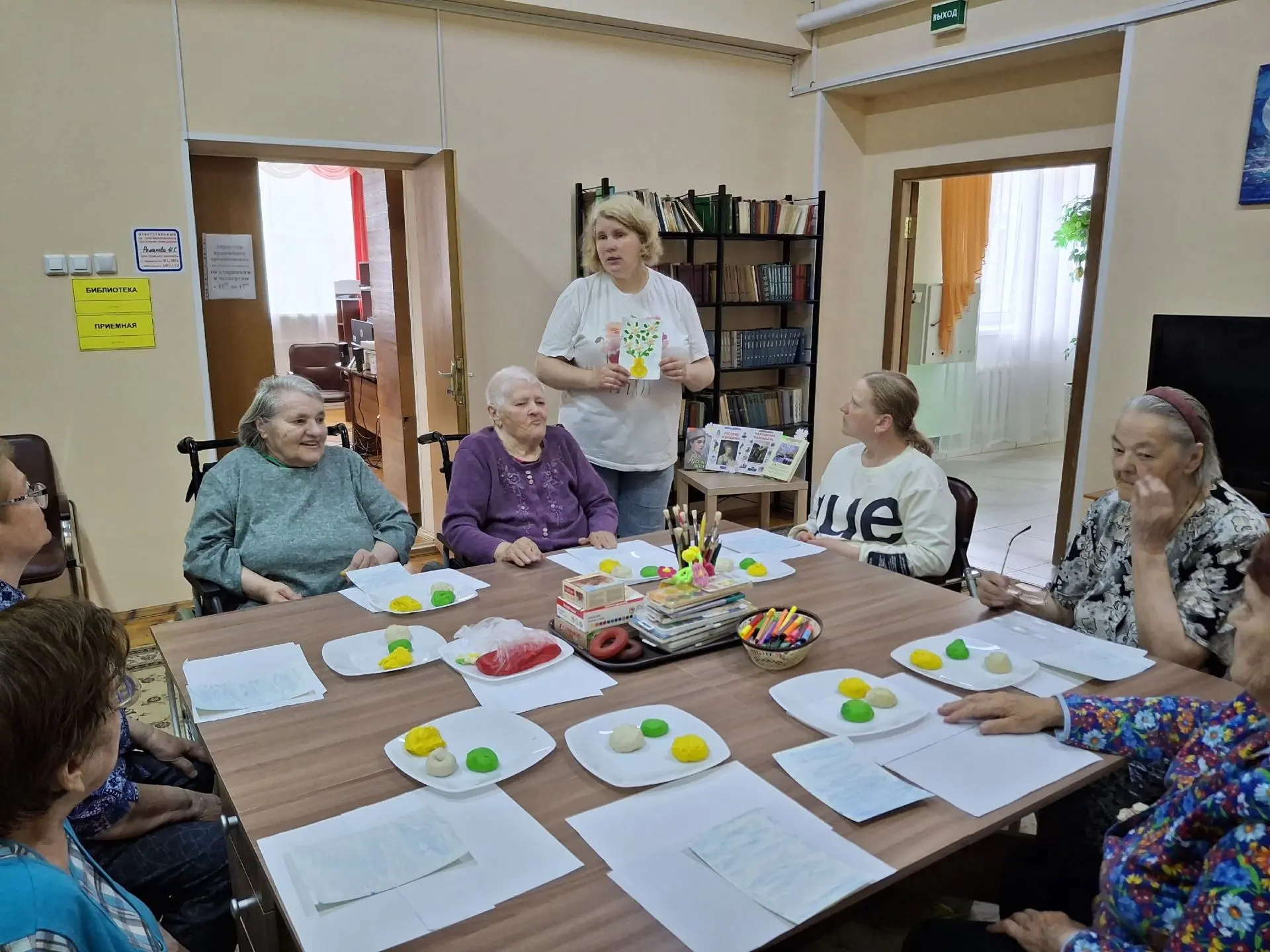 ✨В преддверии Дня семьи любви и верности  сотрудники Пушкиногорской библиотеки провели ...