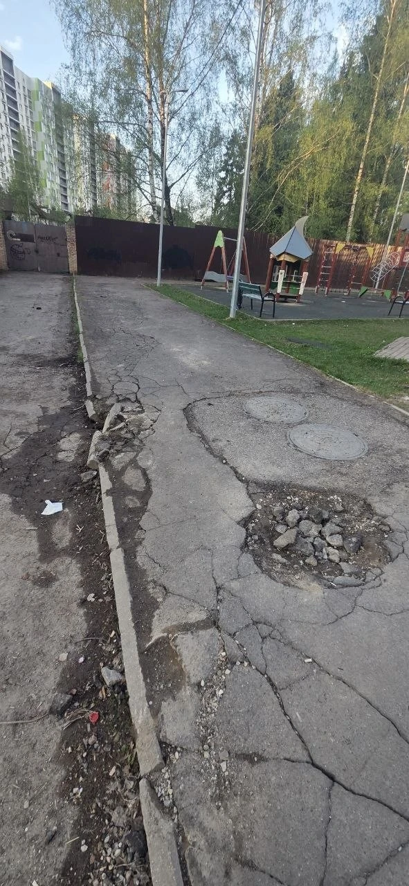 Рп Андреевка парк около 21,22,27. Прошло 10 дней на каких изменений. В том году обещали сделать капи