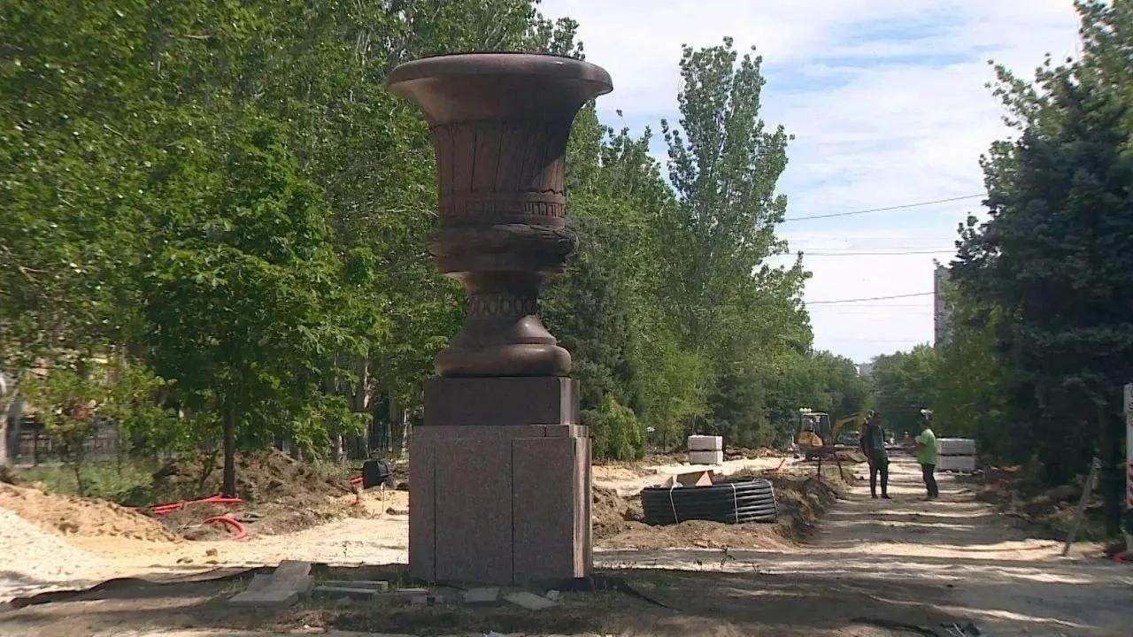 🎬 В центре Волгограда появится сквер имени Станислава Говорухина

На проспекте Ленина продолжается 