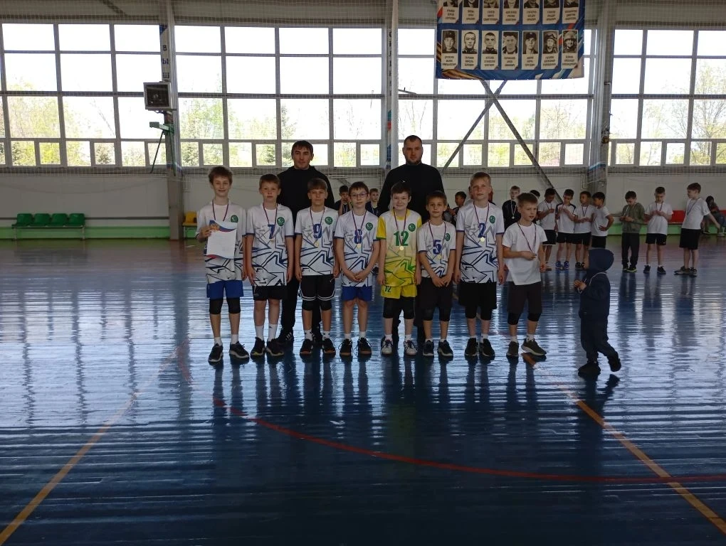Поздравляем команду мальчиков с победой! 🏆  Ваши старания, сплочённость и воля к победе привели вас 