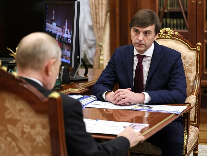 Министр просвещения Кравцов регулярно рассказывает про огромное количество заявлений, п...
