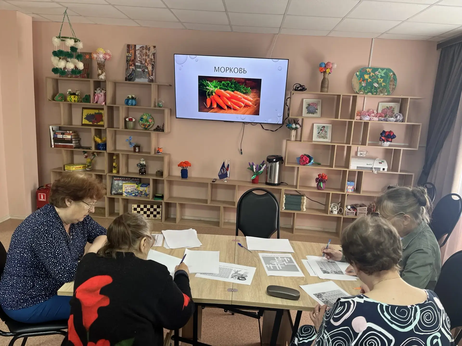 Чтобы сохранять активность и поддерживать свое здоровье, людям пожилого возраста необхо...