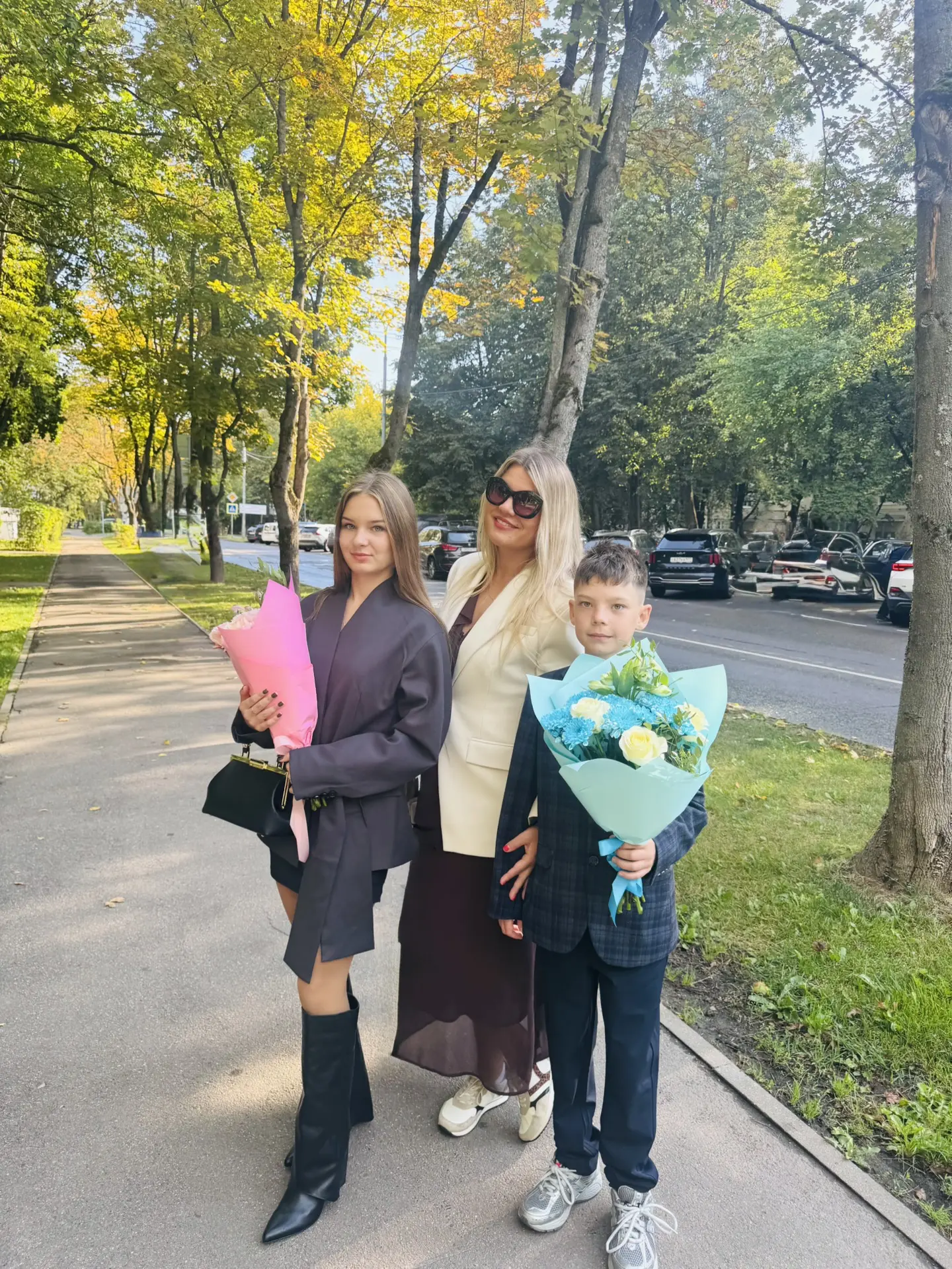Еще раз с Днём знаний!!! Мои дети пошли в 5 и 11 класс! Пусть год будет легким для всех...
