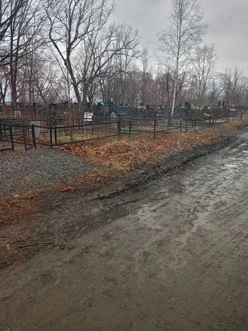 Важная информация о сборе мусора на кладбищах  🌧Из‑за дождей проезд спецтехники по территории кладби