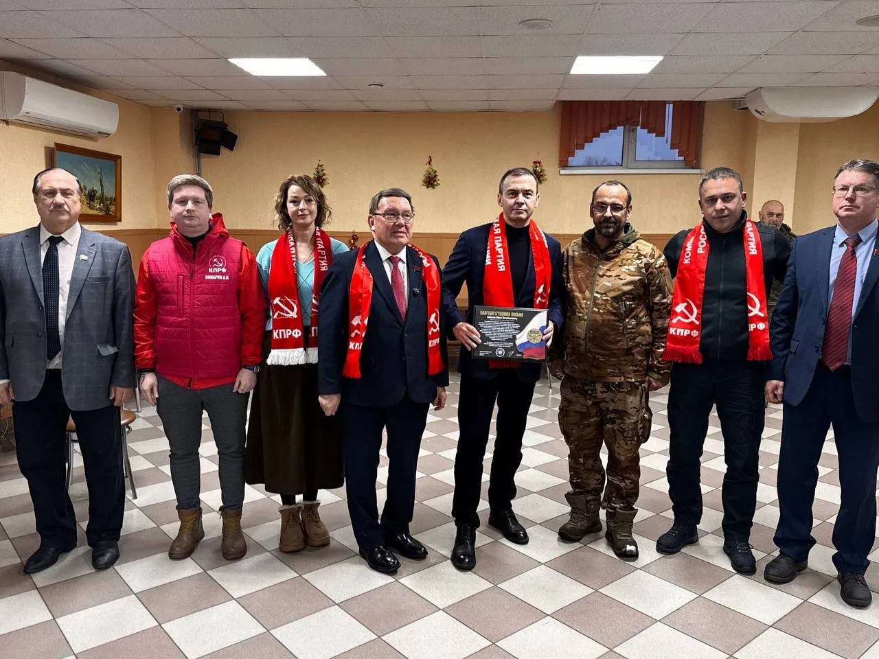 Вместе с моим товарищем, сенатором-коммунистом Айратом Гибатдиновым посетили Курскую область – один 