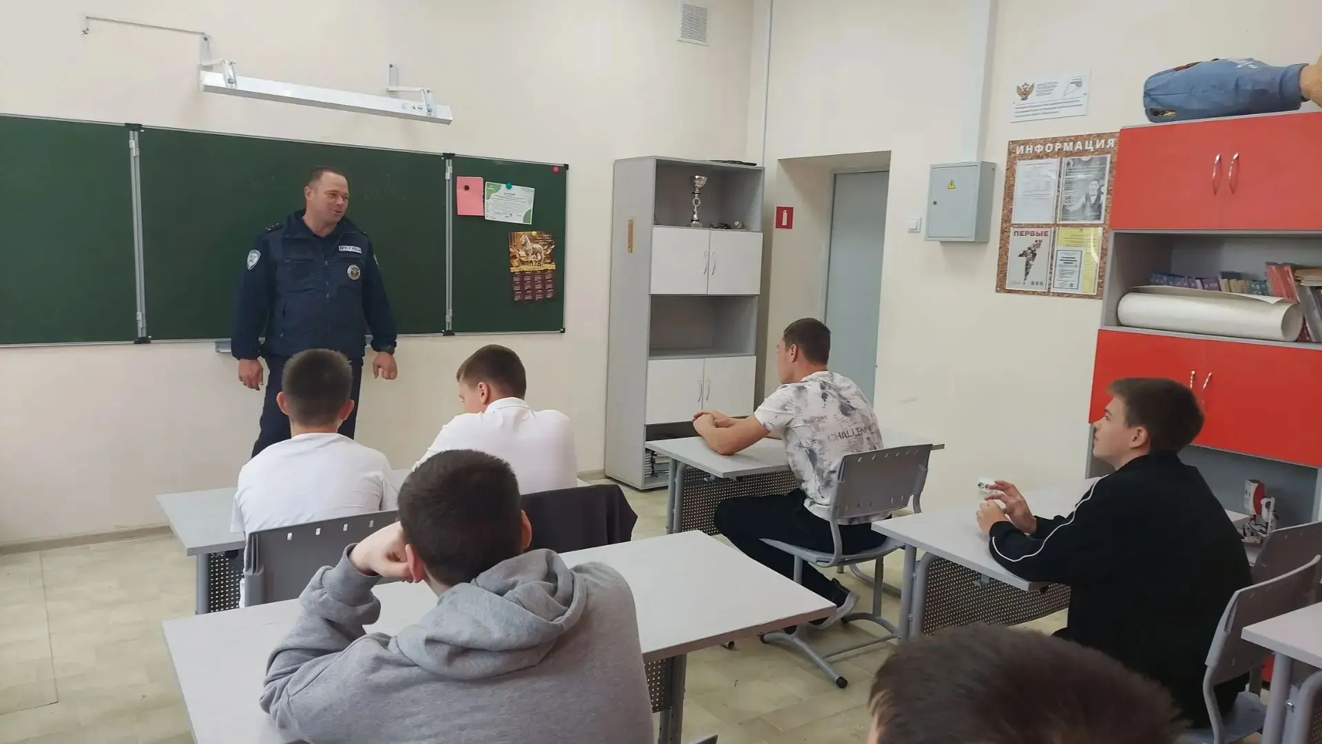 В нынешнее неспокойное время большое внимание уделяется соблюдению правил безопасности,...