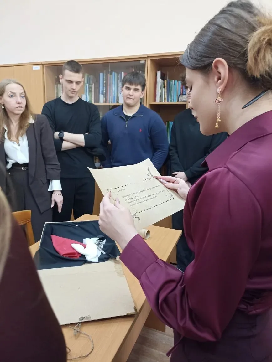 Сегодня учащиеся 10 «А» класс посетил Управление архива муниципального образования город Новороссийс