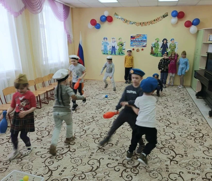 🎖️ Тематический день «Слава тебе, защитник Отечества!» в подготовительной группе.