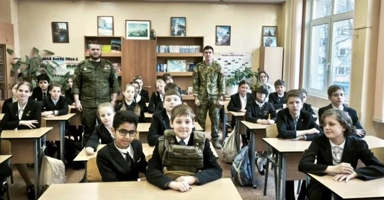 УРОК МУЖЕСТВА: Встреча с героями нашего времени   23 марта ученики 5.1 класса гимназии встретились с