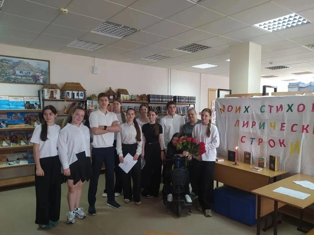 Когда слова умеют летать ✨

Встреча с поэзией – это всегда маленькое чудо. А если поэт живёт рядом с