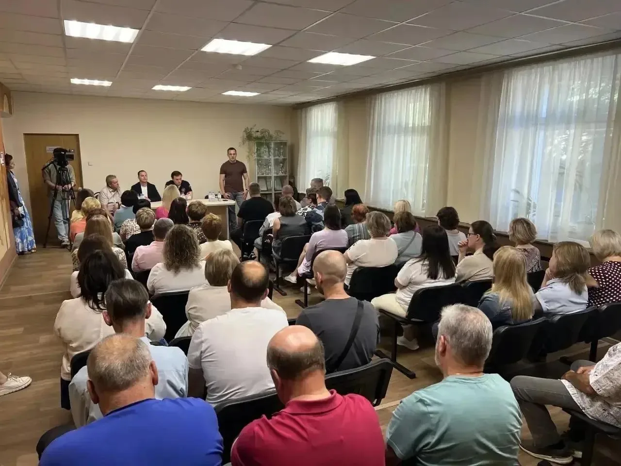Рабочий день начался сегодня в Дубне с важнейшего для города объекта — АО «ПТО ГХ». 

Это настоящий 