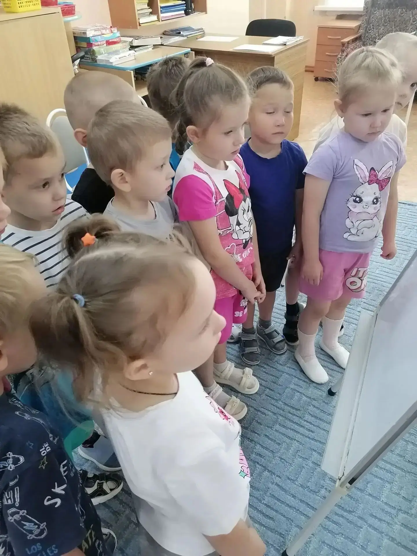 Беседа с детьми старшей группы "Кораблик" на тему: "Трагедия в Беслане".