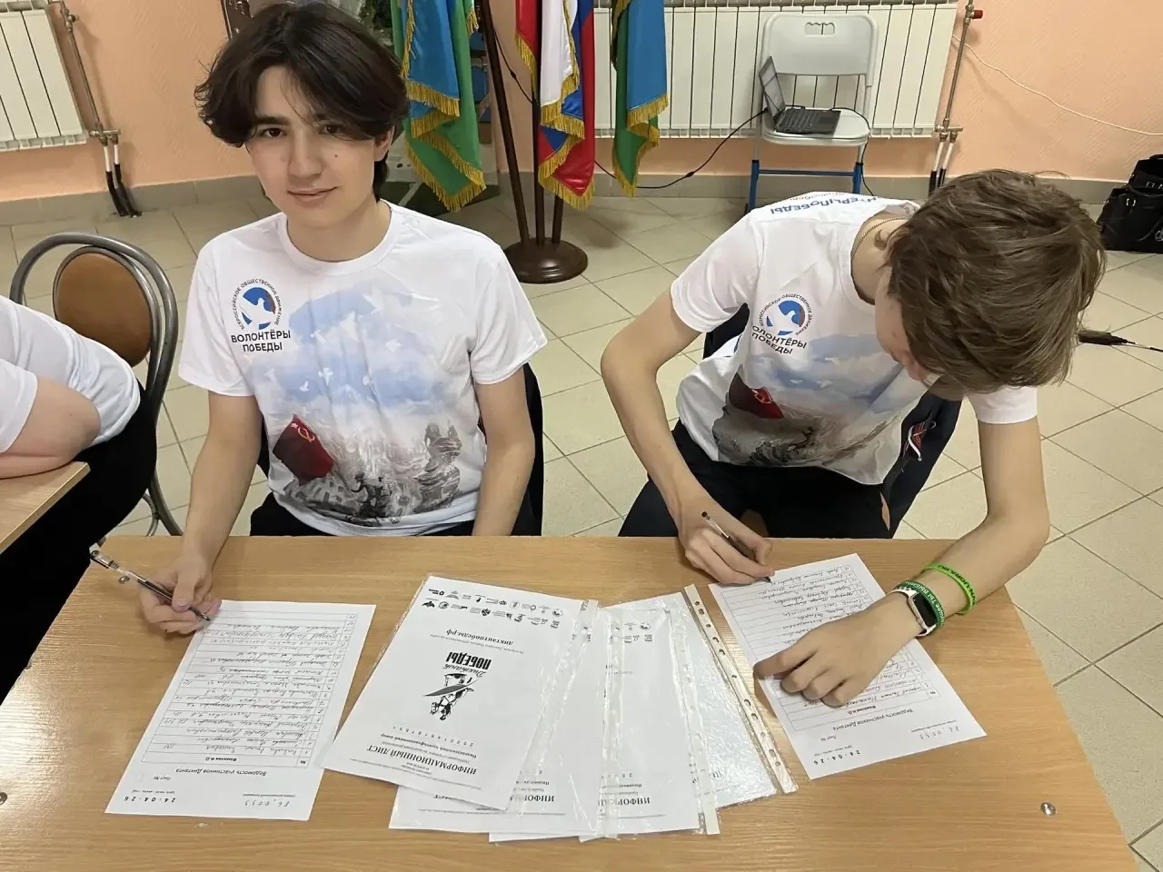 В нашей школе с гордостью и уважением к истории прошёл Всероссийский диктант Победы! 📜  Учащиеся 8-х