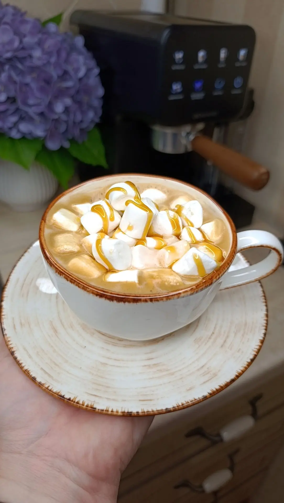 Люблю кофе по утрам, да и не только 😄☕