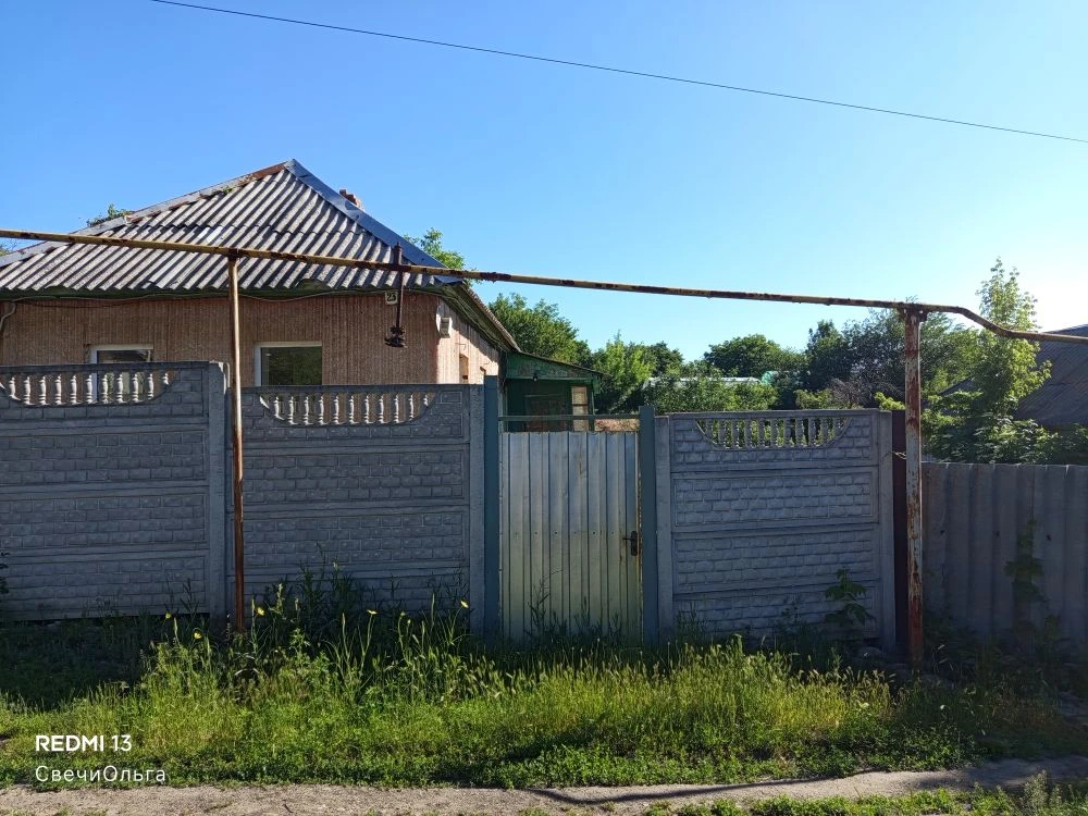 Продается дом в Луганске, расположенный в районе большой Вергунки, пер. Донецкий. Отличный вариант д
