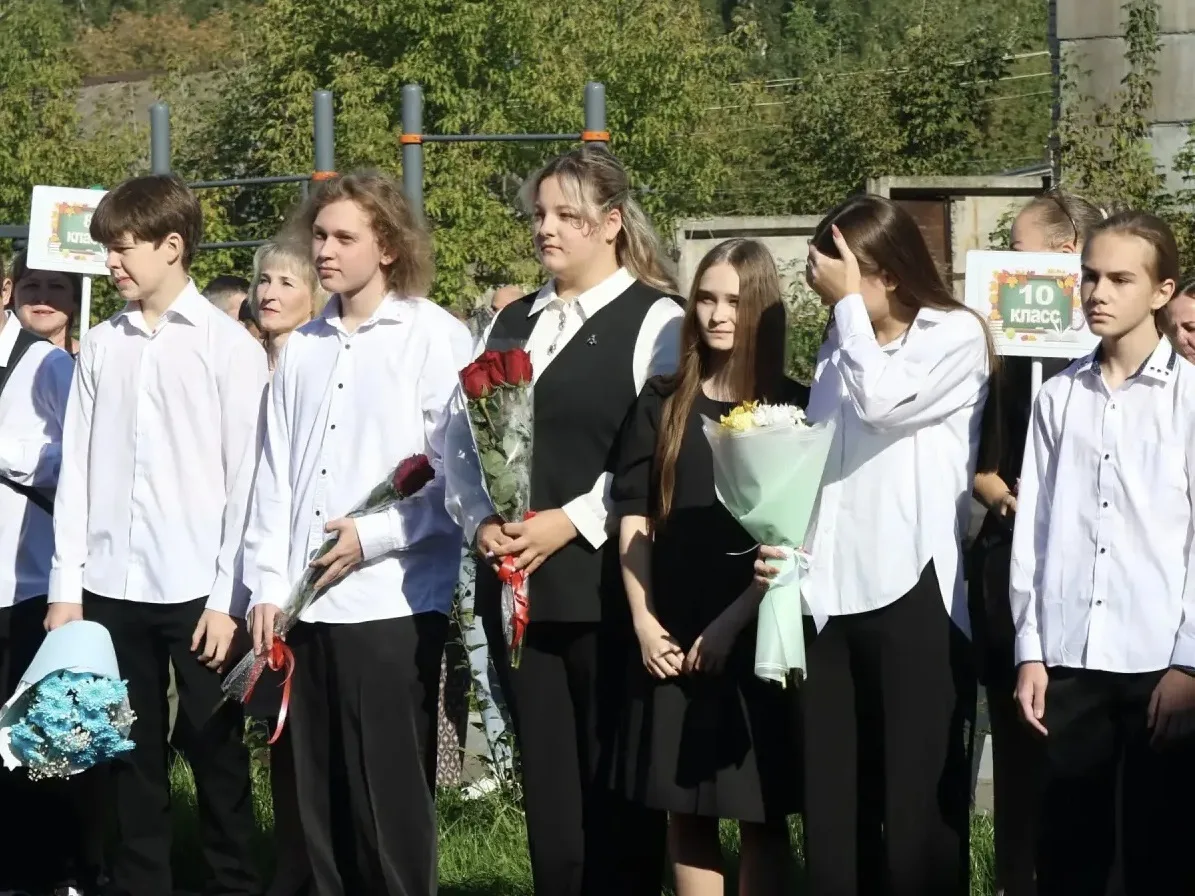 💐 Сегодня Апраксинская школа впервые приняла десятиклассников. Два года назад, когда у...