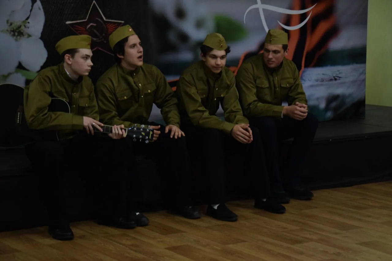 СТАРШЕКЛАССНИКИ ИНСЦЕНИРОВАЛИ ПРОИЗВЕДЕНИЯ О ВЕЛИКОЙ ОТЕЧЕСТВЕННОЙ ВОЙНЕ  В пятницу, 15 мая, в актов