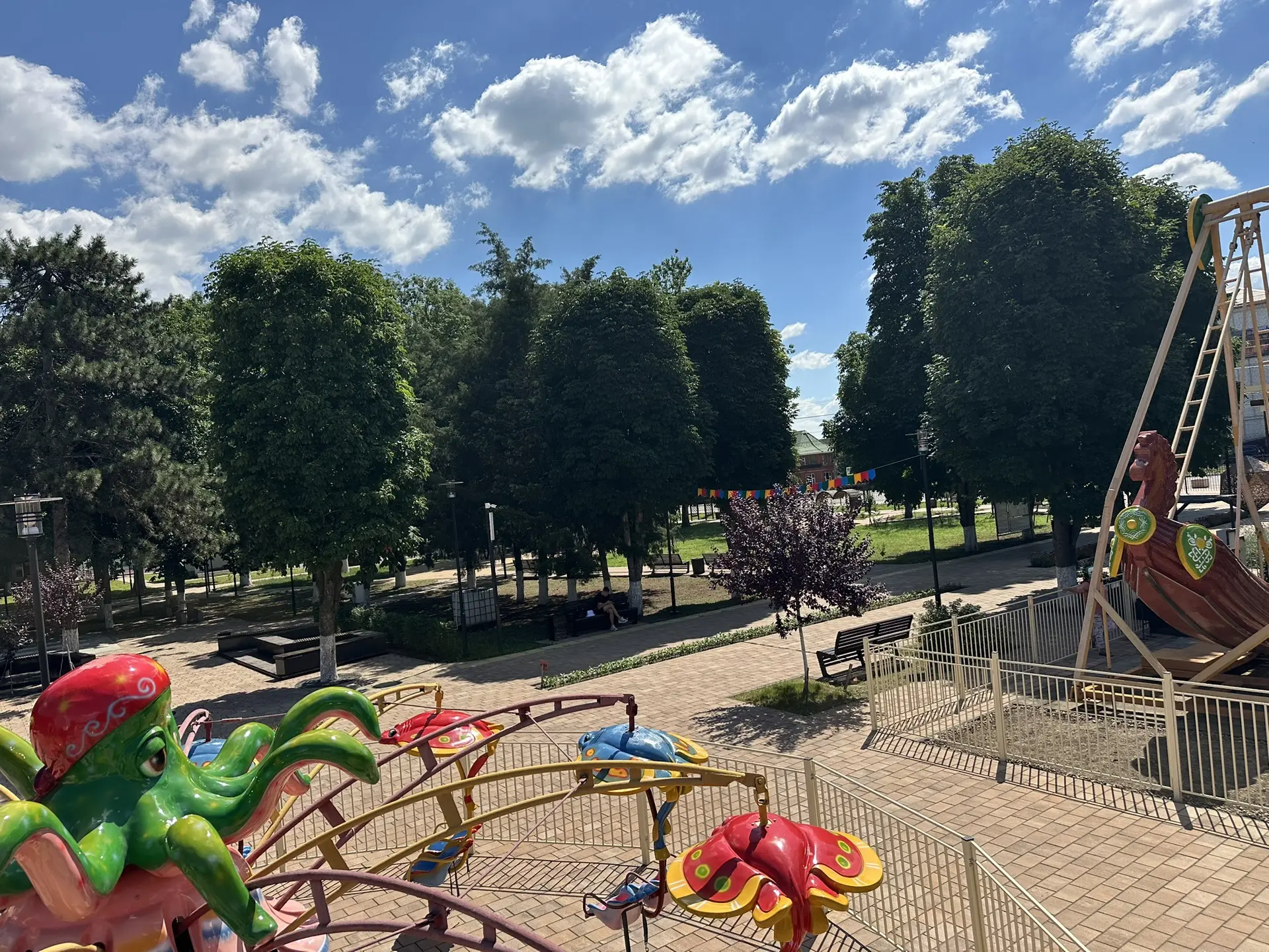 Приближается последний месяц лета!☀️
Ждем Вас в Городском парке!🎡
Режим работы аттракционов: вт-вс 