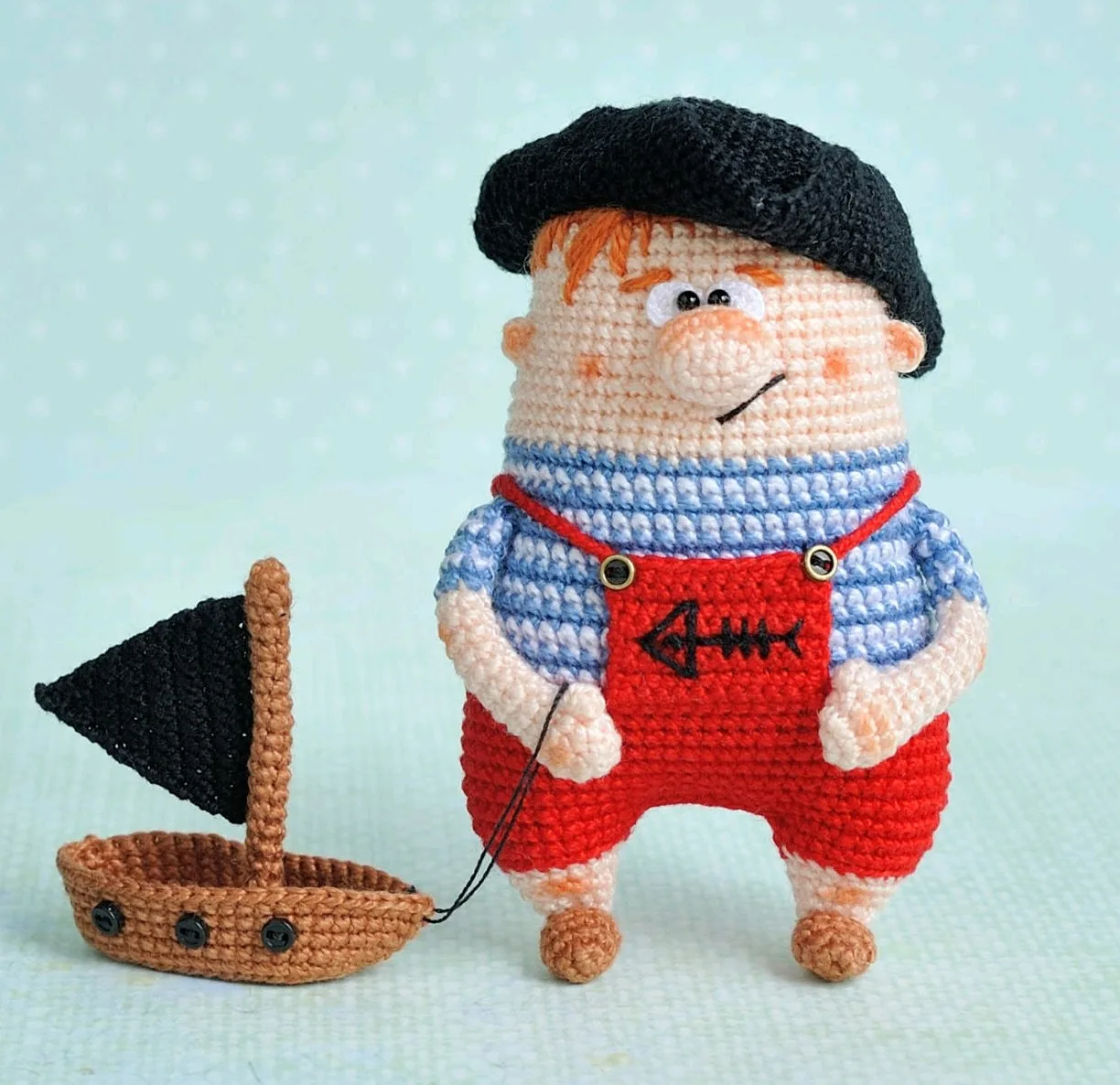 Мальчик с корабликом ⛵