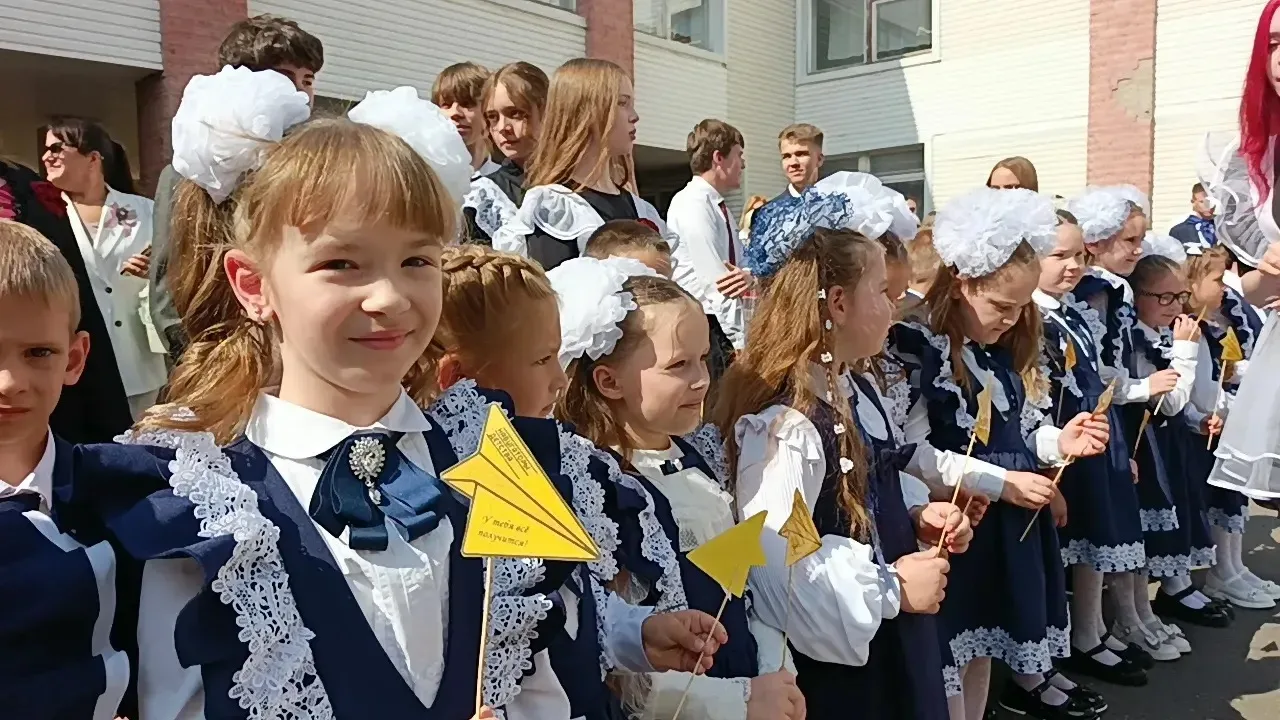 🍁Сегодня особенный день, наполненный ароматом цветов и радостным волнением. В школьном...