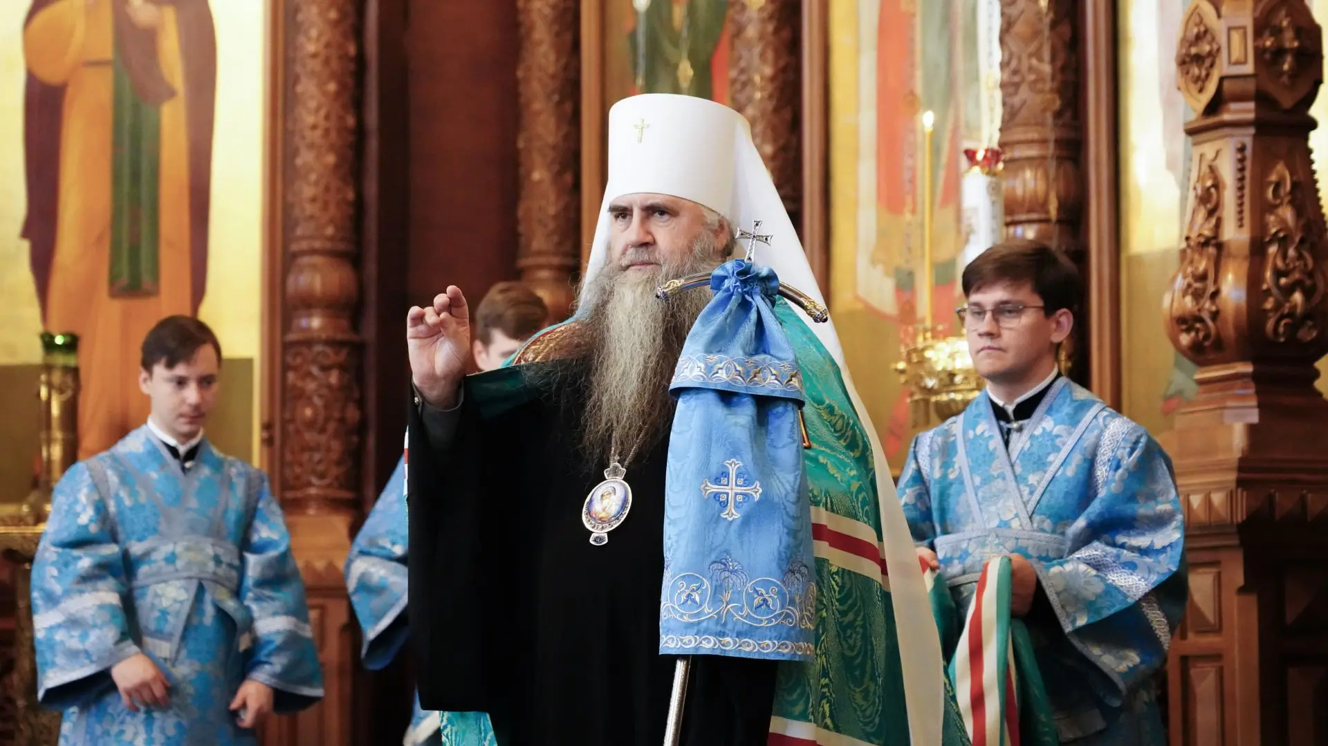«Мы в своей жизни нередко промениваем небесное на земное, вечное на временное, духовное...