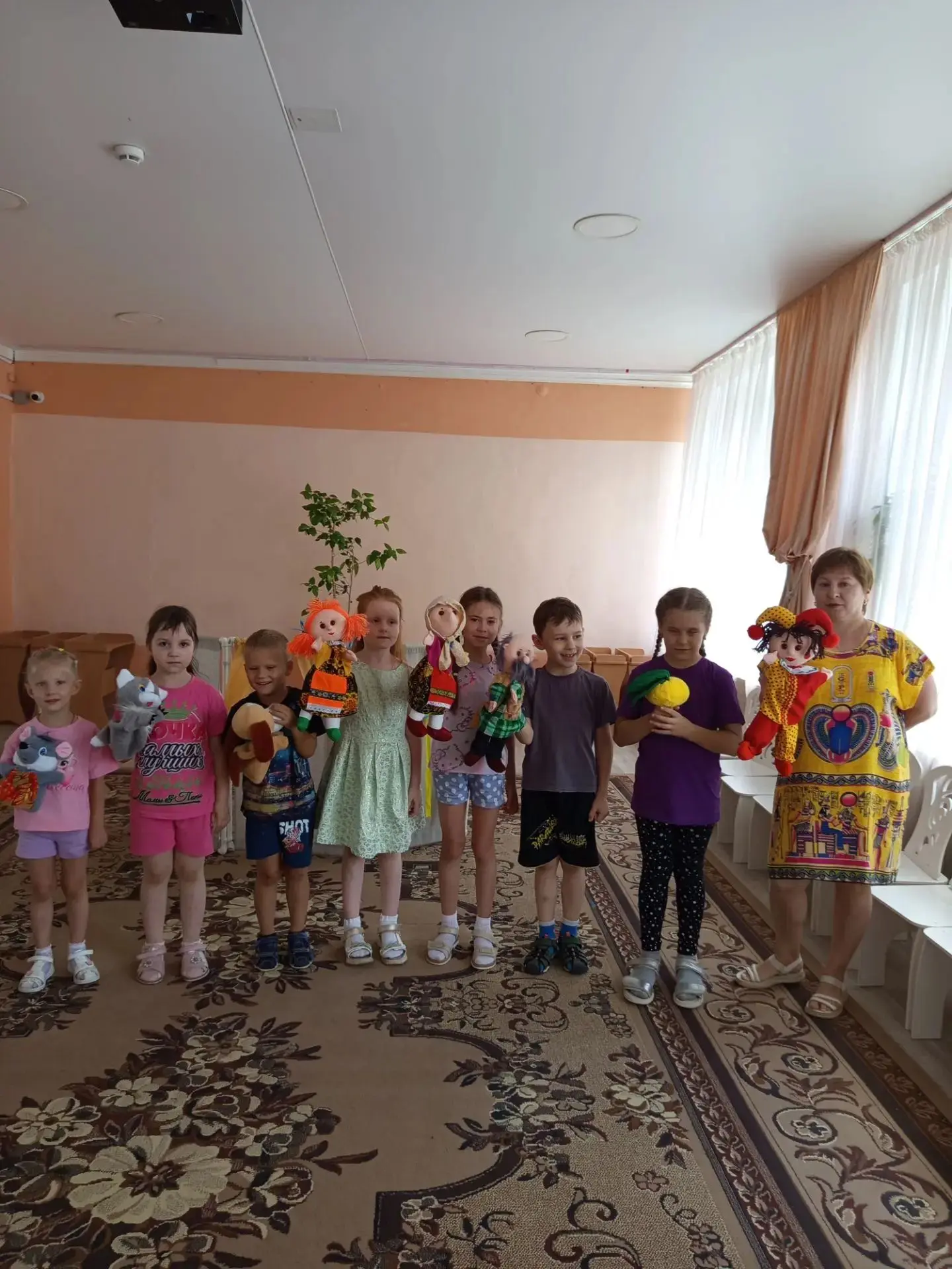 🌟 Продолжается неделя сказок! 🌟

Сегодня наши артисты порадовали нас настоящим театрализованным пр