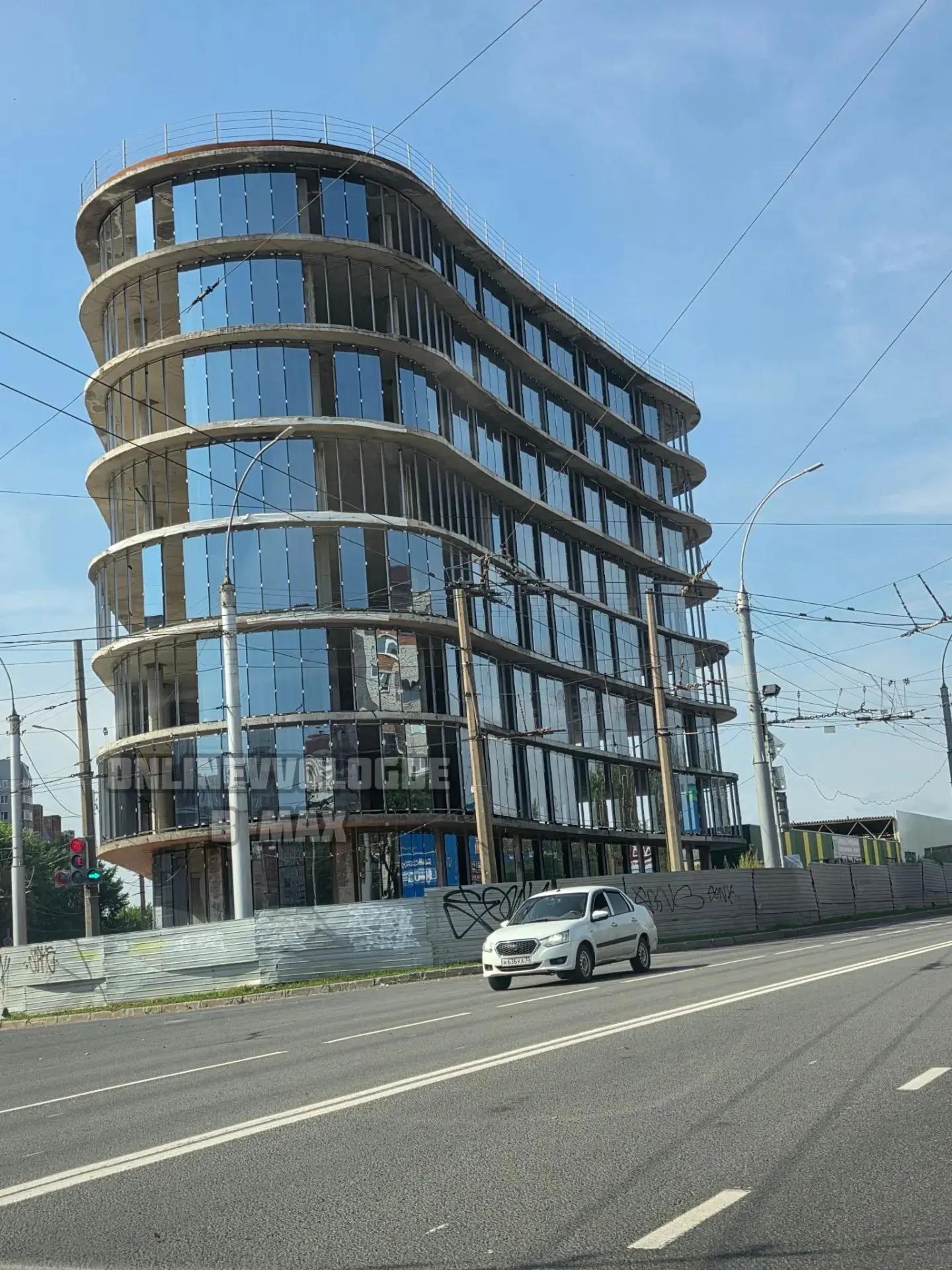 Долгострой в конце улицы Ленинградской глава города обещал сдать в феврале 2026 года, н...