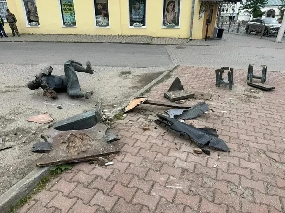 💍 Разбитый памятник ювелиру в Костроме заменят новой скульптурой