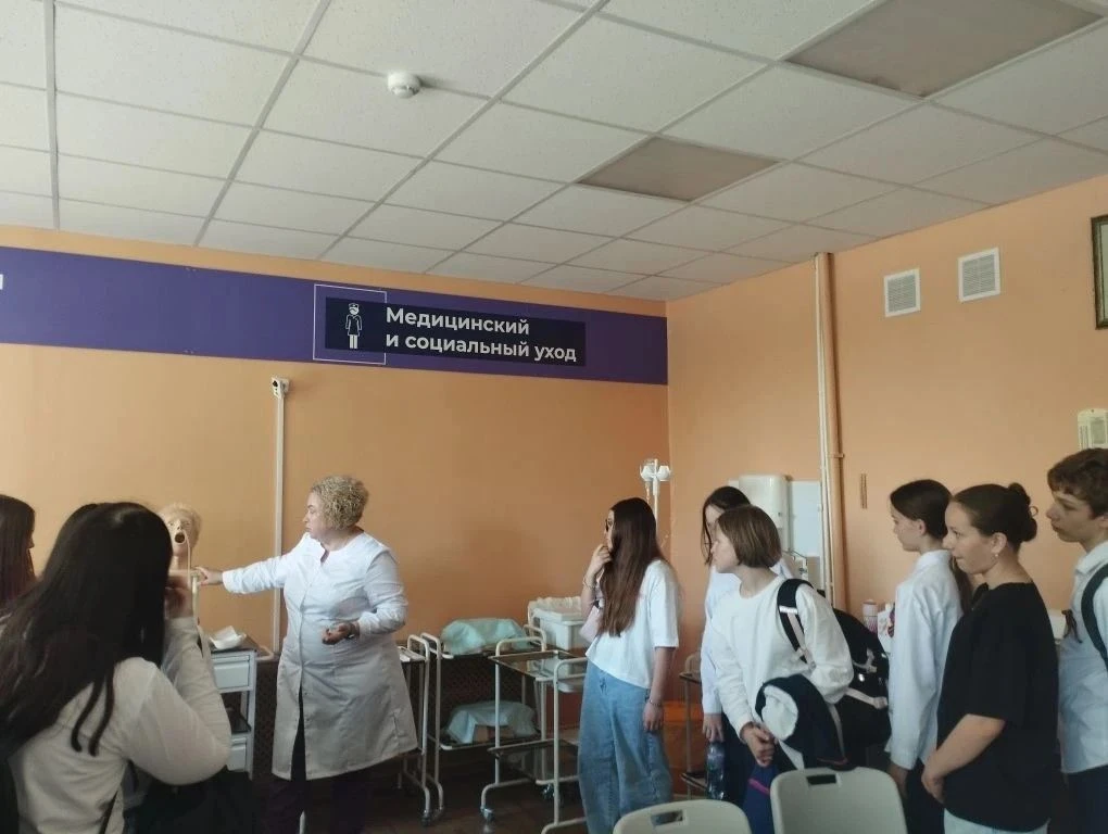 🚑 ЗНАКОМИМСЯ С ПРОФЕССИЯМИ 🚑