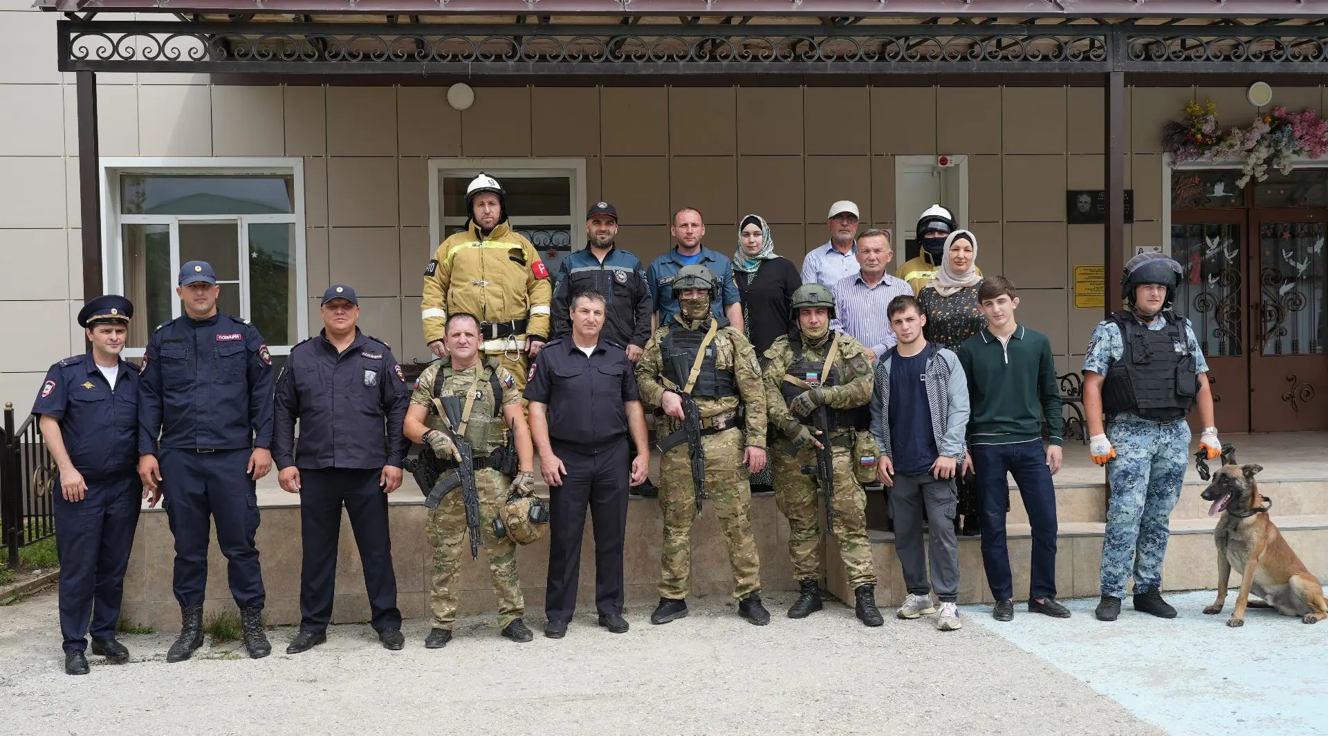 В Казбековском районе прошли всероссийские антитеррористические учения в школах и детсадах