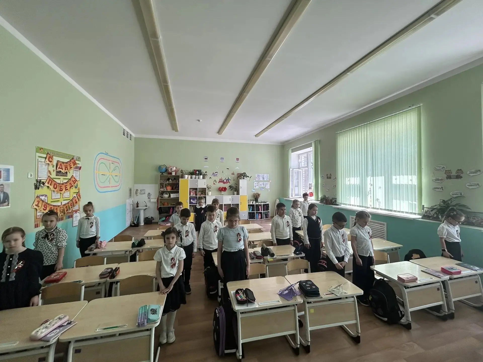 «Никто не забыт, ничто не забыто»: урок памяти в 1А классе 🕯   В преддверии 9 Мая в 1 «А» классе про