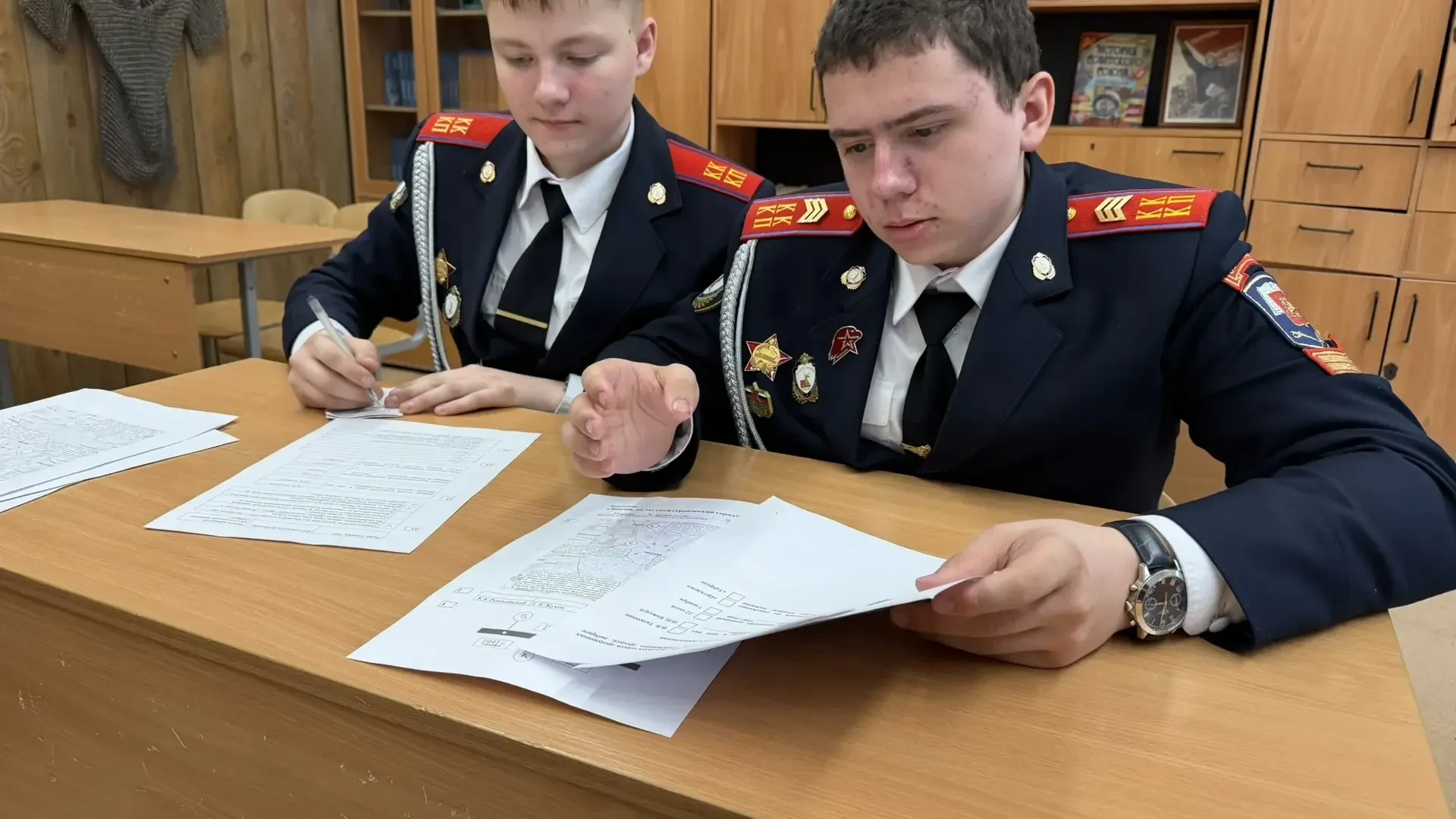 🚨 6 апреля кадеты 8-10 классов приняли участие в викторине «Знаешь ли ты свой героический город?». Р